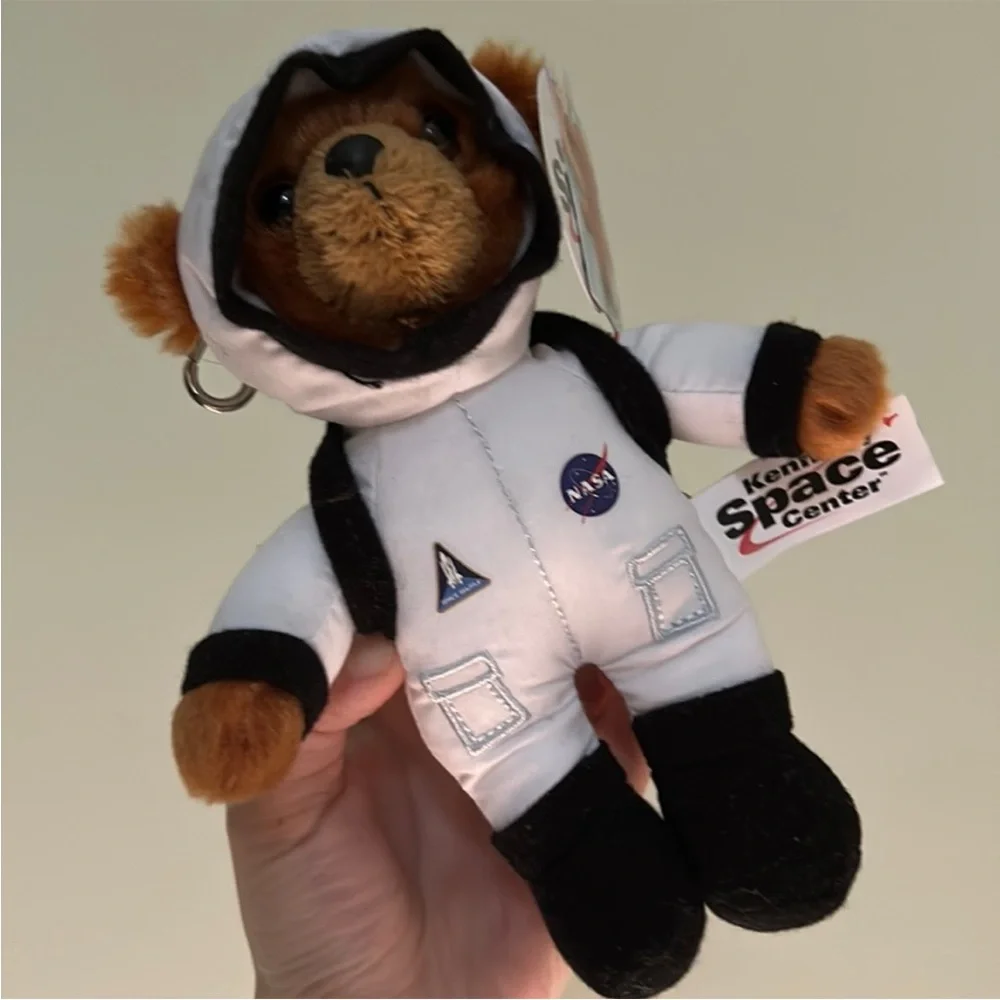 🩷FIRM PRICE🩷 NASA Kennedy Space center souvenir key chain